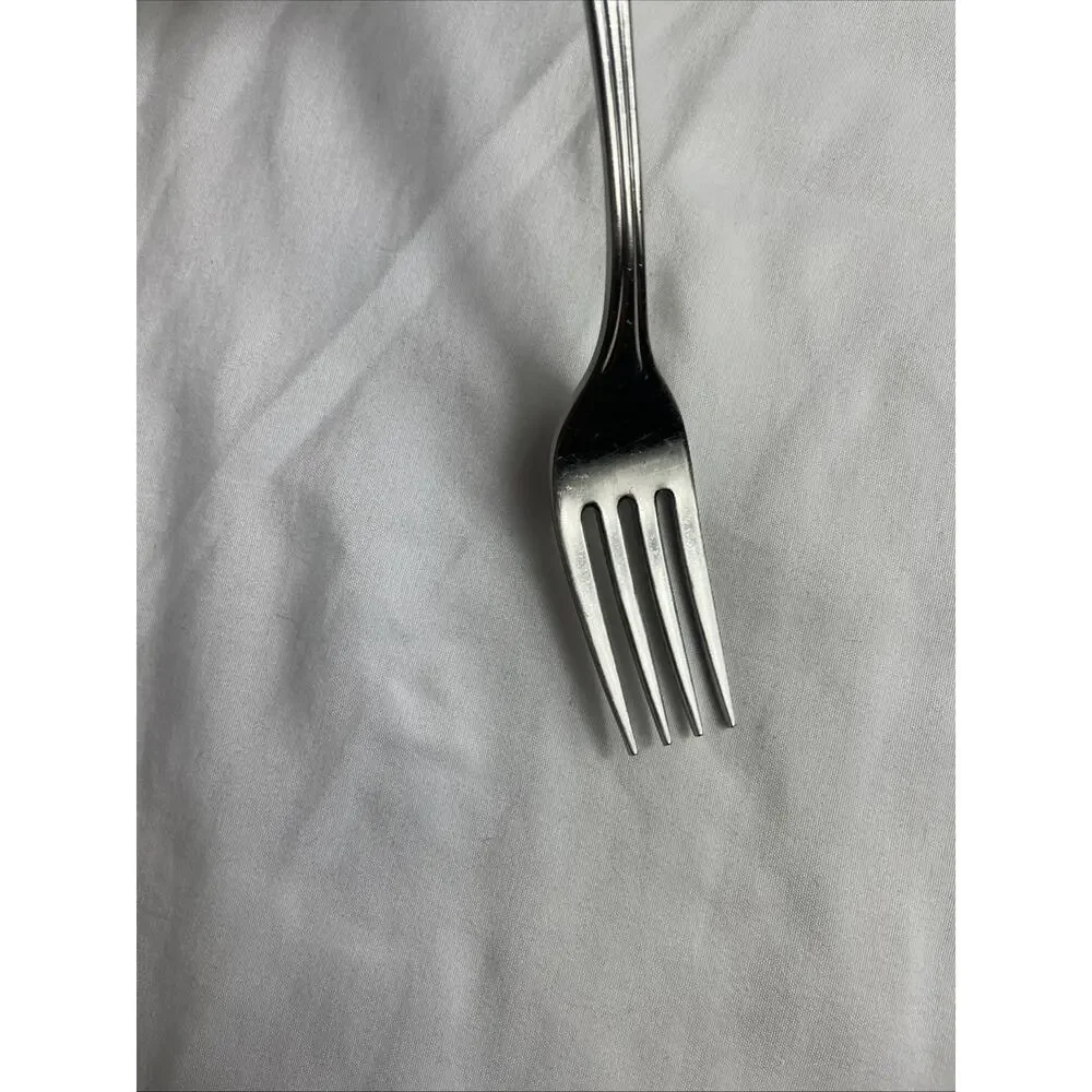 Oneida New Rim 18/10 Stainless Steel Salad Fork 7-1/8